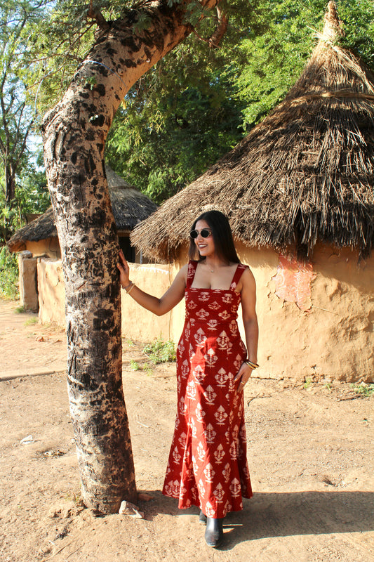 Scarlet Godet Maxi